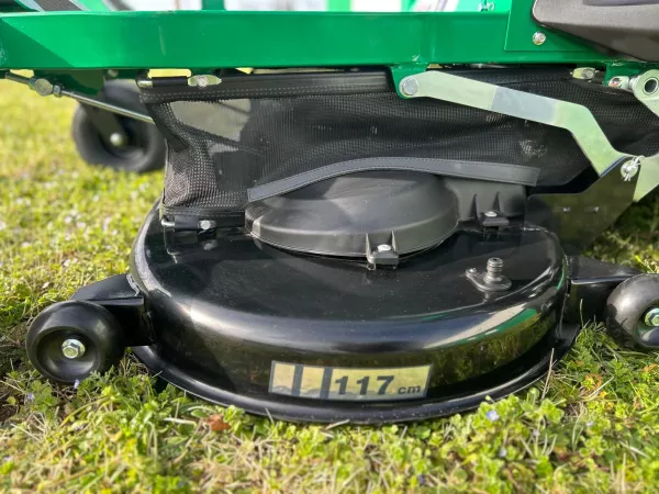 Tondeuse autoportée à rayon de braquage zéro turn – VLZ117SHBI